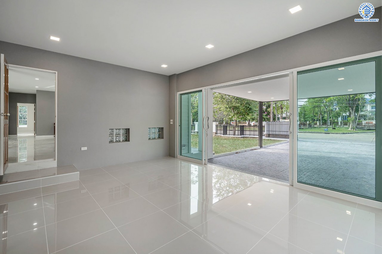 บ้านมือสองตกแต่งใหม่ โครงการ ลัดดารมย์ เพชรเกษม69 ตกแต่งหรูหราดีไซน์สุด Classic วิวสวนสาธารณะ ใกล้ส่วนกลาง บนเนื้อที่ 173.5 ตร.ว. ฟังก์ชันจัดเต็ม 4 ห้องนอน 4 ห้องน้ำ 1 ห้องอเนกประสงค์ 1 ห้องแม่บ้าน จอดรถได้ถึง 2 คัน บนทำเลศักยภาพ เชื่อมต่อหลายเส้นทาง ใกล้เดอะมอลล์บางแค จุดขึ้นทางด่วน "กาญจนาภิเษก" และรถไฟฟ้าสายสีน้ำเงิน "สถานีหลักสอง"